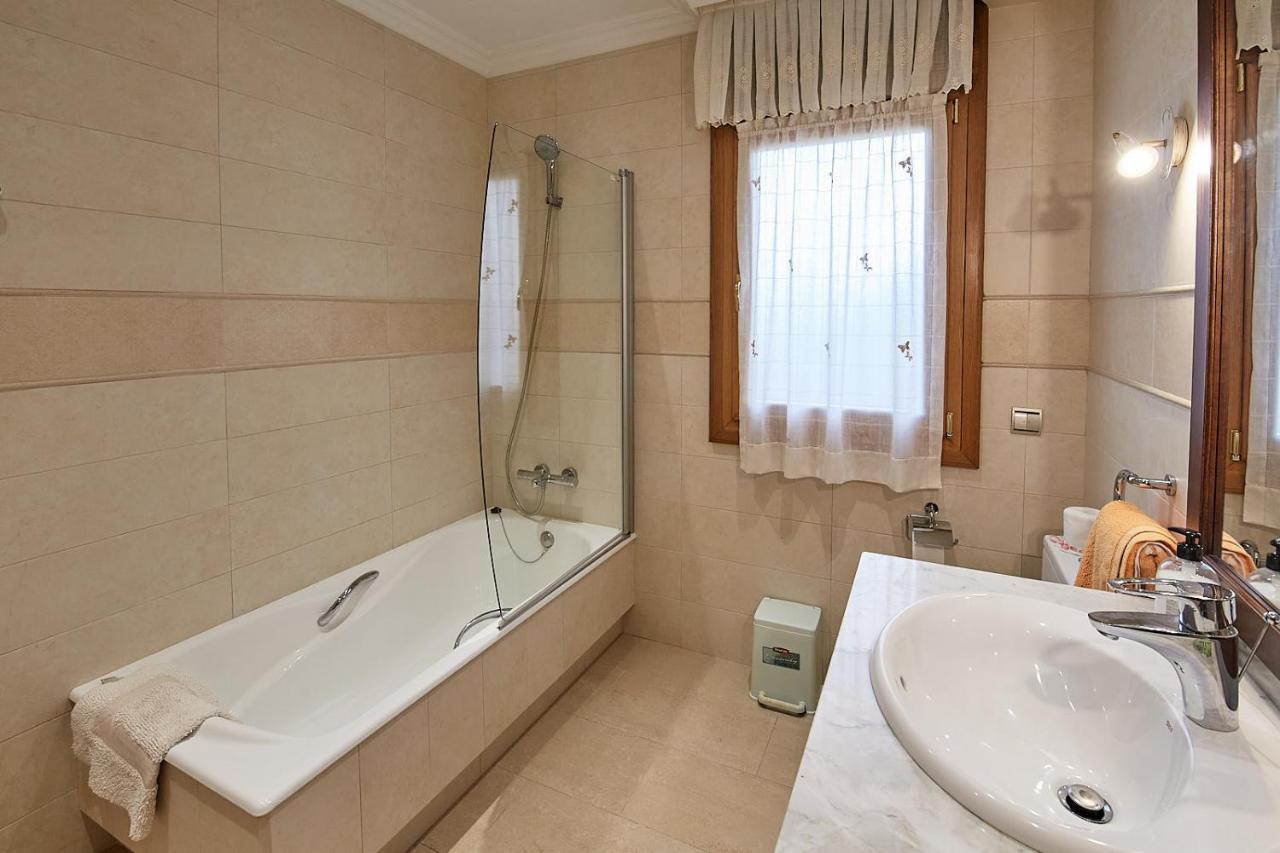 Alojamiento Extrahotelero Casa Ernestina Castillo  Esterno foto